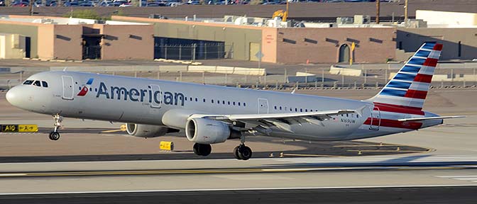 American Airbus A321-211 N169UW, Phoenix Sky Harbor, March 10, 2015